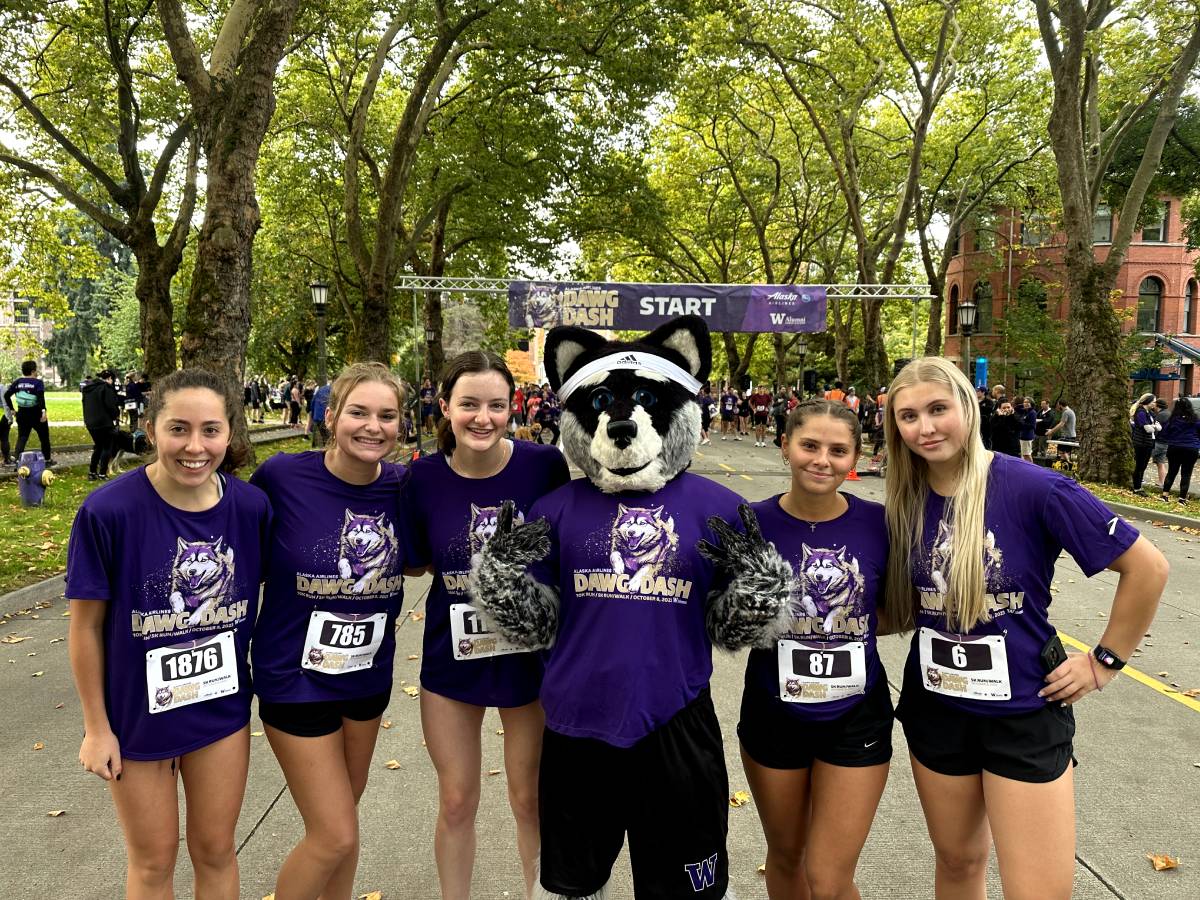 Cordy at Dawg Dash on UW campus